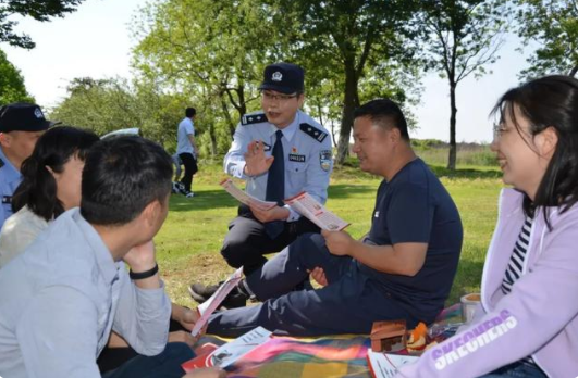 守好老百姓的钱袋子，“最强地级市”的攻与防