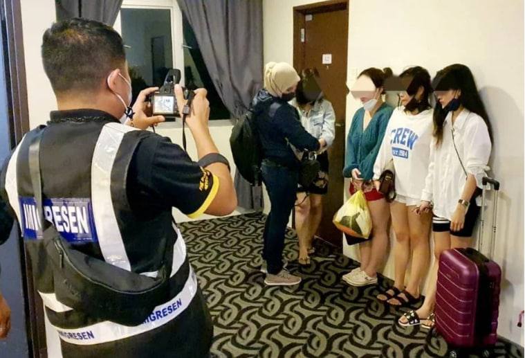 4越南女子涉酒店卖淫 移民局官员上门逮捕