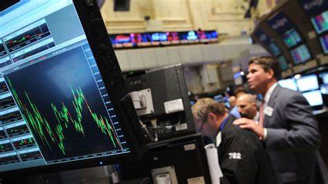 开盘：美股周四高开 市场关注数据与货币政策