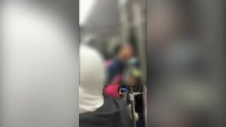 令人震惊： 视频捕捉涉及学生在 Septa 列车上的残酷殴打
