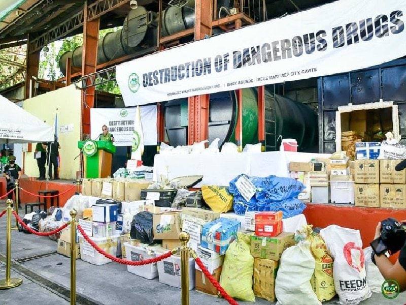 菲律宾缉毒署在甲米地省集中销毁查获的近1.2吨毒品，价值53亿！