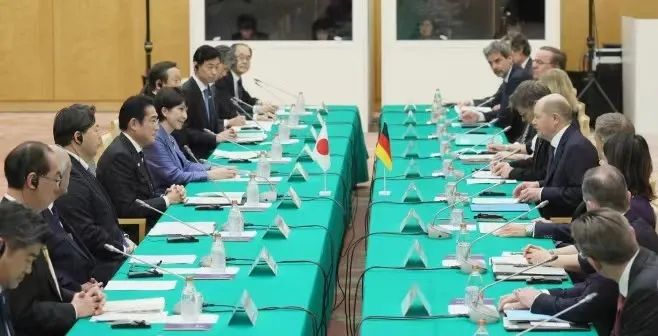 18日，日德政府间磋商在首相官邸举行。图自日媒