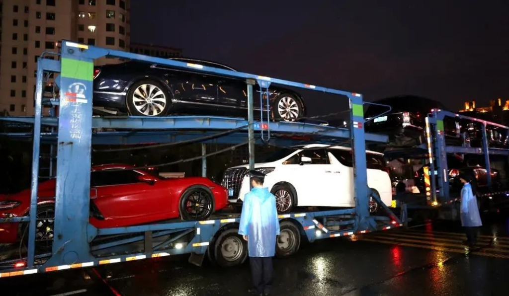 抓获300余人，查扣劳斯莱斯等豪车7辆，特大电信网络诈骗案告破