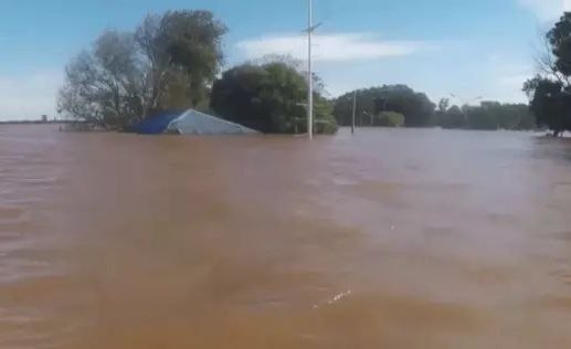阿根廷北部洪灾导致数百户家庭被迫转移